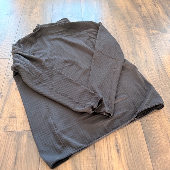 Patagonia R1 - Picture 3 of 4